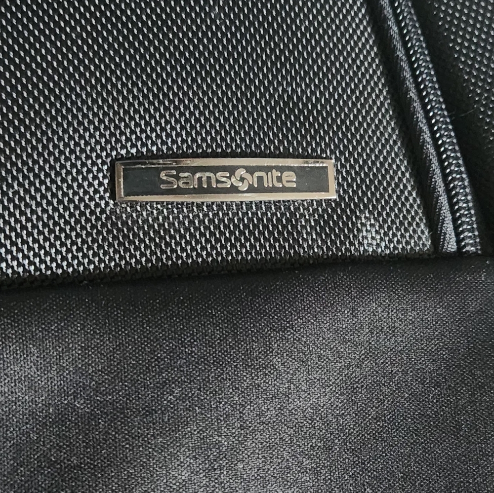 Samsonite Black Laptop Bag Durable and Practical - Picture 2 of 7